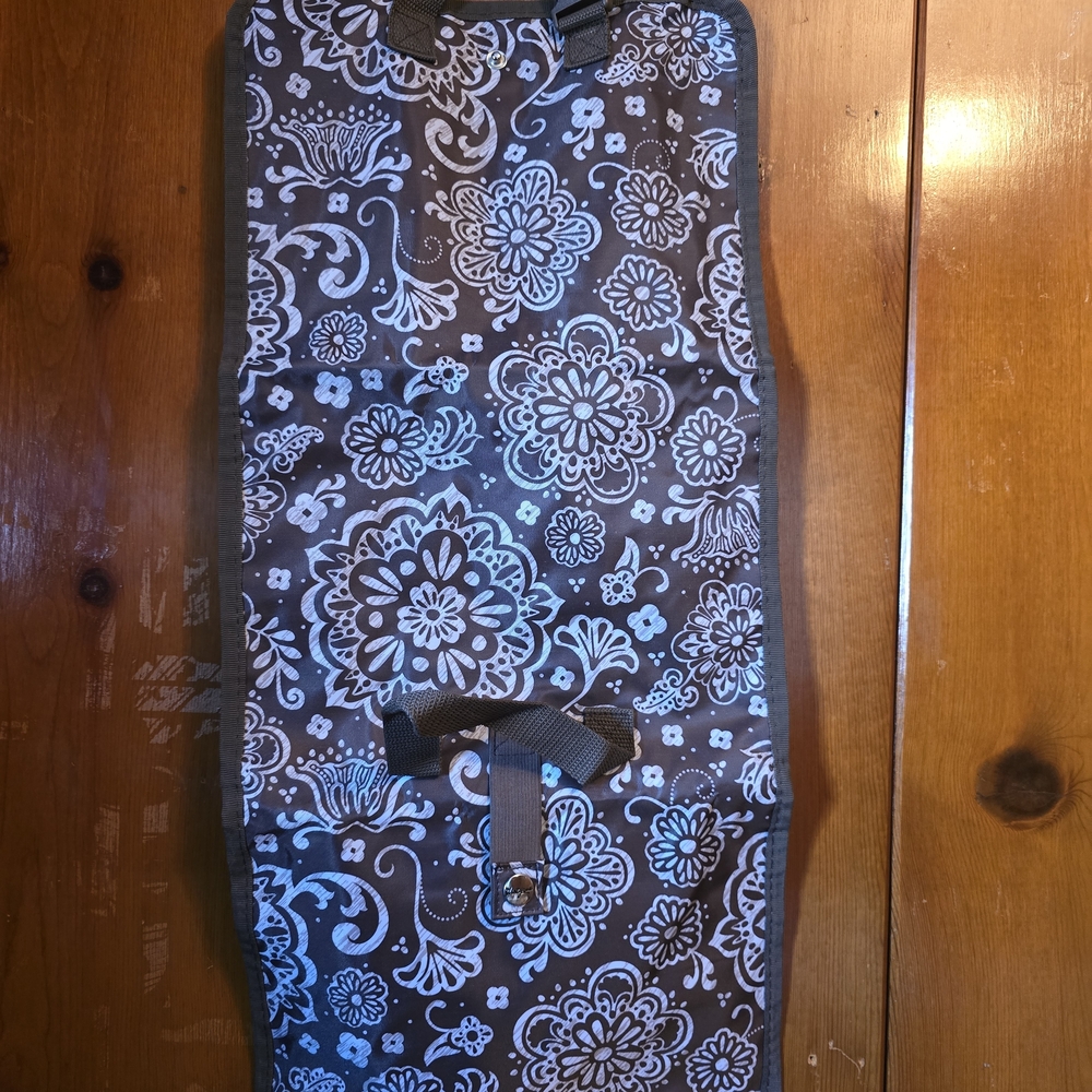ThirtyOne Floral Patterned Jewelry Holder